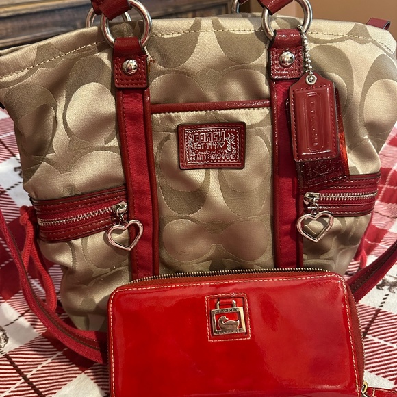 Tan coach purse and red wallet - Picture 1 of 5